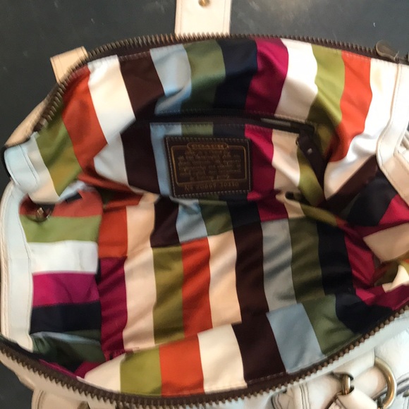 Coach Hobo Bag. White. - Picture 8 of 8